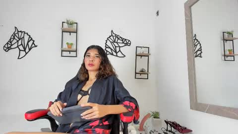 maya_deluxe online show from 09/15/25, 12:54