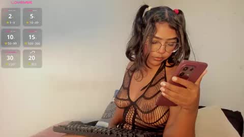 Snapshot of maya_graham_ chatting on 07/14/26, 02:16 Maya online show from 07/14/26, 02:16