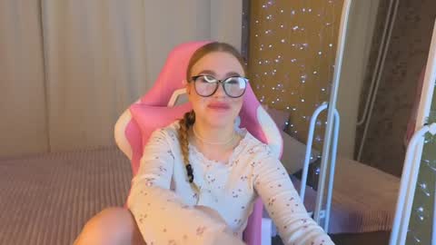 Maya online show from 01/17/25, 05:08