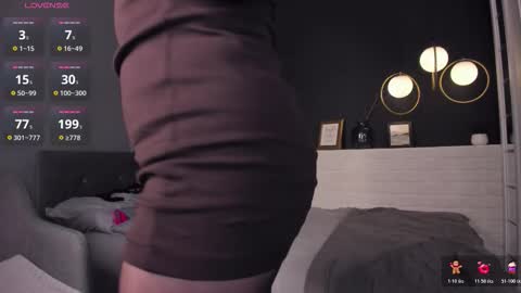 Woman online show from 11/11/25, 03:12