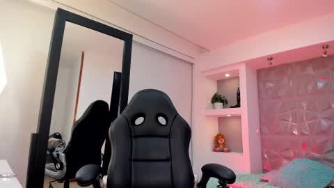 Maya online show from 11/06/25, 05:08