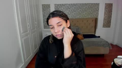 Maya online show from 10/01/25, 02:28