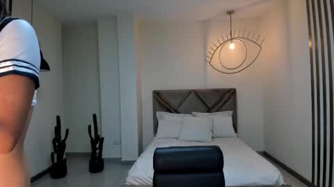 Snapshot of mayahoffman_ chatting on 01/17/26, 11:15 M A Y A H O F F M A N online show from 01/17/26, 11:15