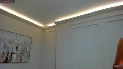 Snapshot of mayahoffman_ chatting on 02/14/26, 11:18 M A Y A H O F F M A N online show from 02/14/26, 11:18