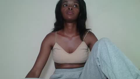 mayalabelle online show from 11/07/25, 09:42