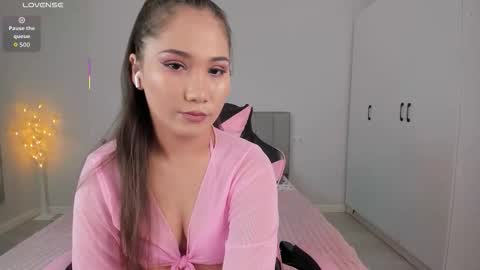 Mia online show from 03/01/26, 01:13