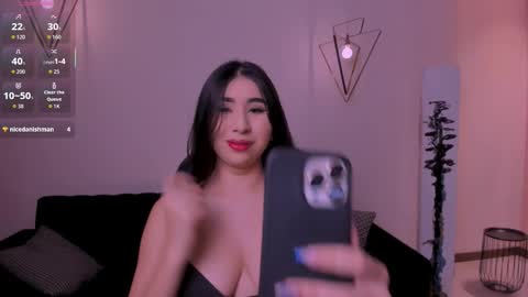 Snapshot of mayamoretti chatting on 10/16/25, 03:29 Maya online show from 10/16/25, 03:29