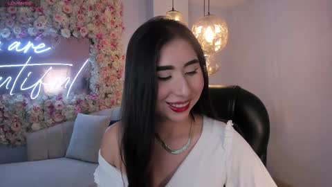Snapshot of mayamoretti chatting on 10/21/25, 03:29 Maya online show from 10/21/25, 03:29