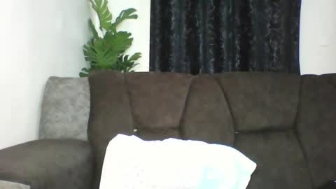 Snapshot of mayasmiley_ chatting on 08/06/26, 06:37 prettydoll online show from 08/06/26, 06:37