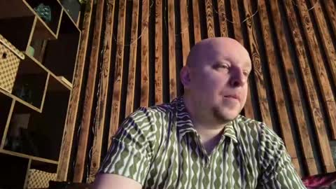 Snapshot of maybe777_ chatting on 05/14/26, 07:15 Anton online show from 05/14/26, 07:15
