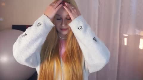 Milina online show from 12/22/25, 03:53