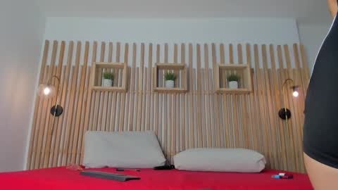 Maye Wells online show from 12/18/25, 07:20