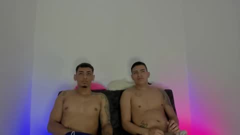 Snapshot of maykel_and_mike chatting on 10/13/25, 11:32 maykel_and_mike online show from 10/13/25, 11:32