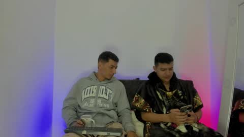 Snapshot of maykel_and_mike chatting on 10/16/25, 10:16 maykel_and_mike online show from 10/16/25, 10:16