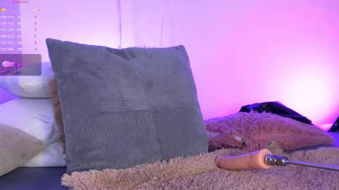 Snapshot of maykka chatting on 03/08/26, 02:04 Mayka online show from 03/08/26, 02:04