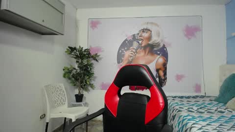 Snapshot of maylin_hornyy19 chatting on 04/24/26, 07:49 Maylin online show from 04/24/26, 07:49