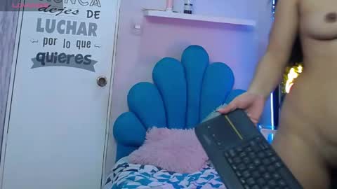 Snapshot of maylin_hornyy19 chatting on 04/30/26, 09:19 Maylin online show from 04/30/26, 09:19