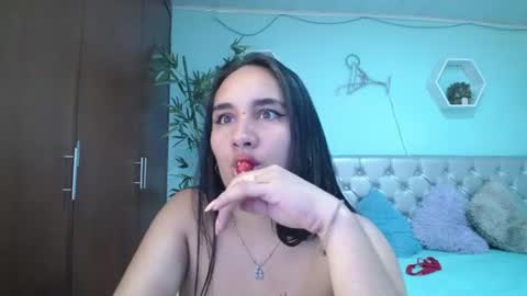 Snapshot of maylin_hornyy19 chatting on 07/14/26, 10:21 Maylin online show from 07/14/26, 10:21