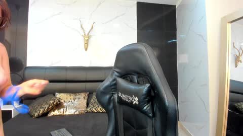 Snapshot of maylinsanchez chatting on 03/12/25, 06:18 Maylin online show from 03/12/25, 06:18