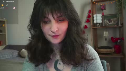 Snapshot of maymary_ chatting on 06/12/26, 06:12 Mary . online show from 06/12/26, 06:12