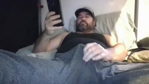 Snapshot of mayoramx chatting on 02/14/26, 03:31 Dad bod 43 online show from 02/14/26, 03:31