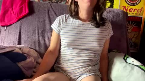 Snapshot of mayra_mayhem chatting on 01/21/25, 04:37 diana doll online show from 01/21/25, 04:37