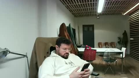 Snapshot of maythe4bwu chatting on 12/30/24, 05:13 maythe4bwu online show from 12/30/24, 05:13