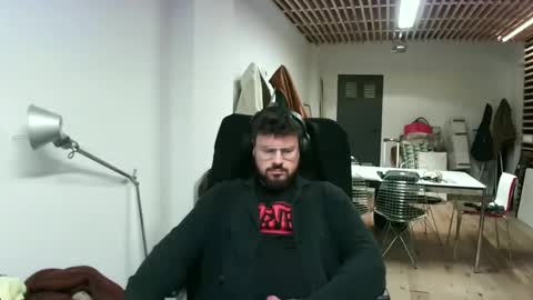 Snapshot of maythe4bwu chatting on 01/23/25, 01:13 maythe4bwu online show from 01/23/25, 01:13