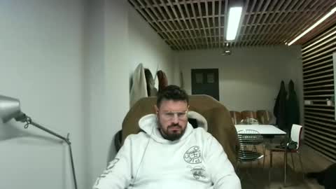 Snapshot of maythe4bwu chatting on 02/03/25, 12:25 maythe4bwu online show from 02/03/25, 12:25