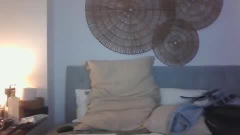 Snapshot of maythe4bwu chatting on 02/18/25, 12:15 maythe4bwu online show from 02/18/25, 12:15