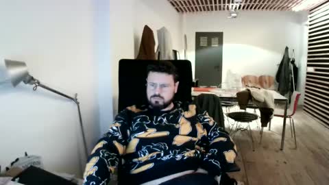 Snapshot of maythe4bwu chatting on 02/21/25, 12:17 maythe4bwu online show from 02/21/25, 12:17