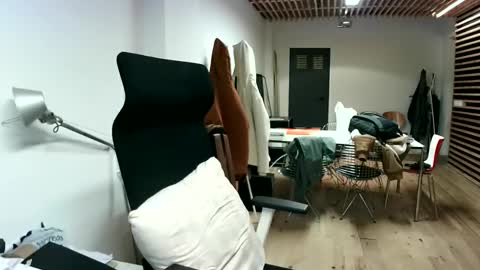 Snapshot of maythe4bwu chatting on 02/23/25, 06:45 maythe4bwu online show from 02/23/25, 06:45