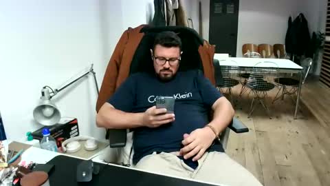 Snapshot of maythe4bwu chatting on 10/01/25, 07:20 maythe4bwu online show from 10/01/25, 07:20