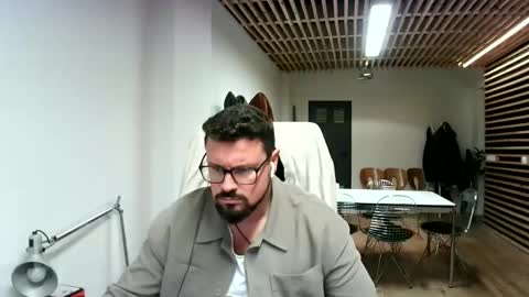 Snapshot of maythe4bwu chatting on 10/12/25, 10:31 maythe4bwu online show from 10/12/25, 10:31