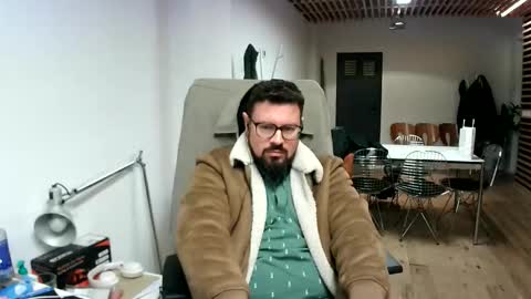 Snapshot of maythe4bwu chatting on 10/26/25, 12:22 maythe4bwu online show from 10/26/25, 12:22