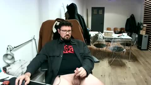 Snapshot of maythe4bwu chatting on 12/02/25, 10:05 maythe4bwu online show from 12/02/25, 10:05