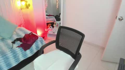 Mayu KIm online show from 10/27/25, 07:07