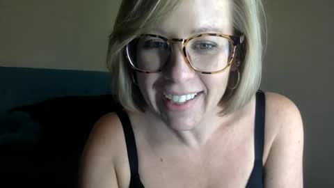 mayzie_mac online show from 07/03/26, 08:59