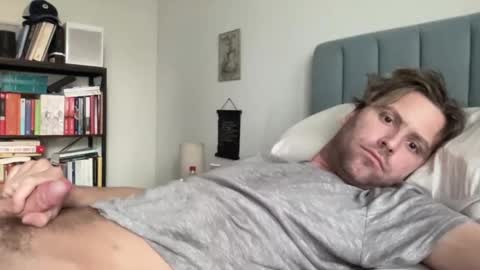 Snapshot of mbnc chatting on 12/18/24, 06:57 lol online show from 12/18/24, 06:57