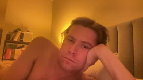 Snapshot of mbnc chatting on 03/03/25, 02:04 lol online show from 03/03/25, 02:04