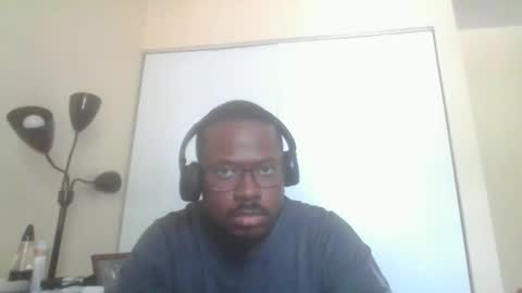 Snapshot of mbsupreme chatting on 05/20/26, 03:51 Mark online show from 05/20/26, 03:51
