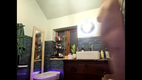 mccock16cm online show from 04/01/26, 03:40