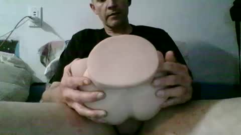 Snapshot of mchav997 chatting on 12/01/25, 02:05 Matt online show from 12/01/25, 02:05