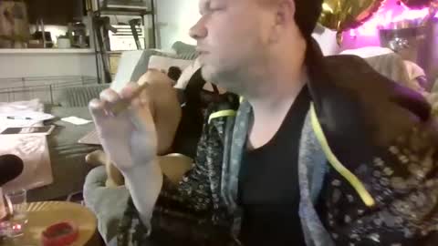 me2283 online show from 02/08/25, 03:30