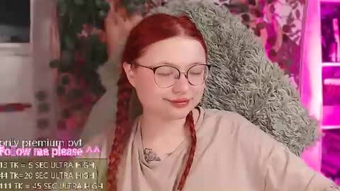 Snapshot of me_hanna chatting on 06/15/26, 02:47 Hanna online show from 06/15/26, 02:47