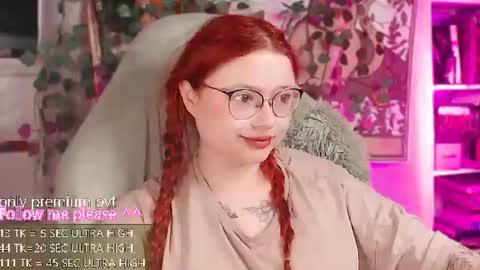 Snapshot of me_hanna chatting on 06/16/26, 03:31 Hanna online show from 06/16/26, 03:31