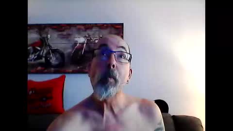 me at home online show from 03/19/26, 06:45