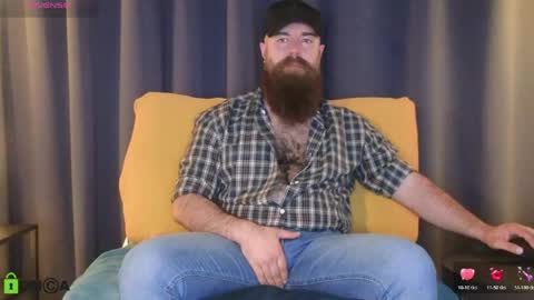 Snapshot of meaty_roll chatting on 05/15/26, 04:30 Meaty Roll online show from 05/15/26, 04:30