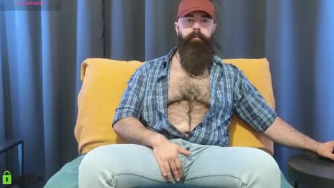 Snapshot of meaty_roll chatting on 05/19/26, 11:38 Meaty Roll online show from 05/19/26, 11:38