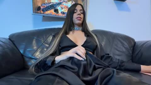   online show from 12/22/25, 07:55